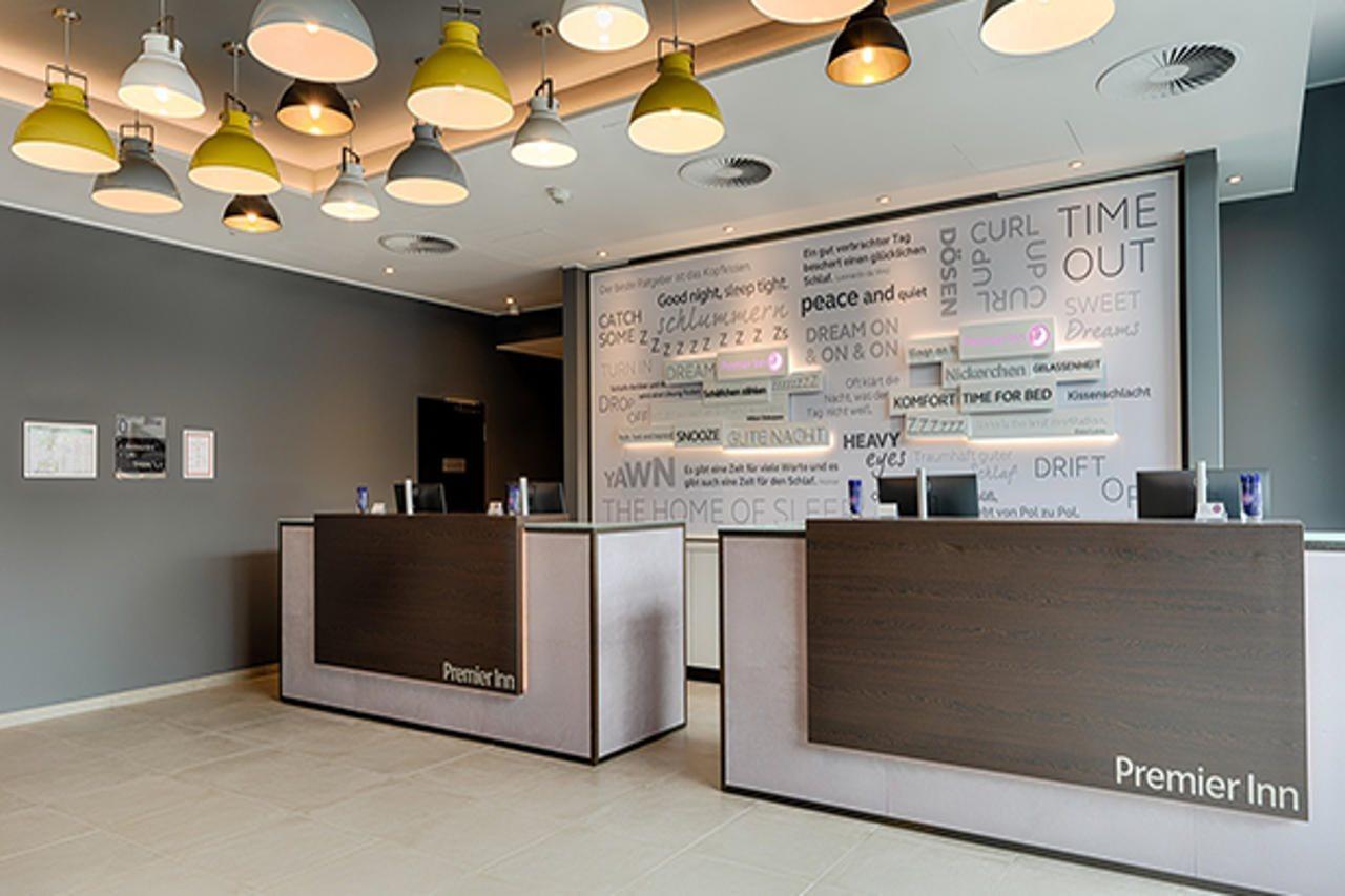 Premier Inn Hamburg City Klostertor 外观 照片