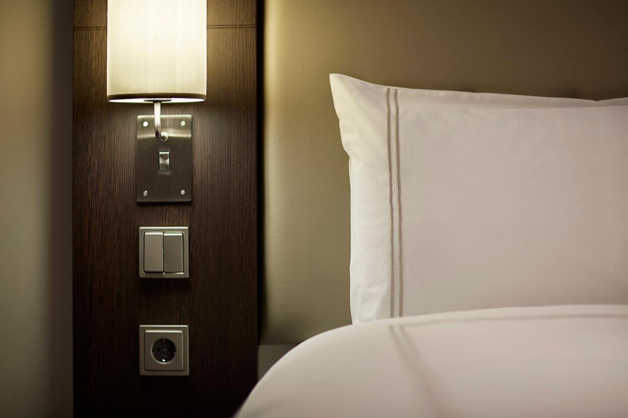 Premier Inn Hamburg City Klostertor 外观 照片